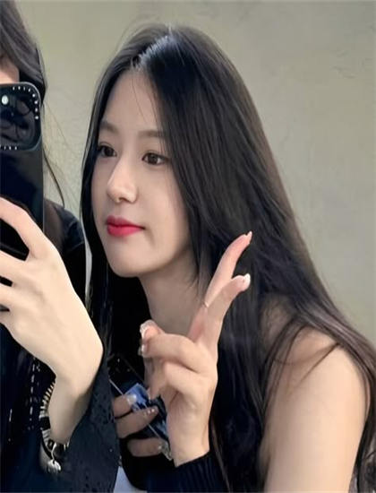 《窗户上的血手印#少女怪谈》伏笔运用：前后呼应与细节铺垫